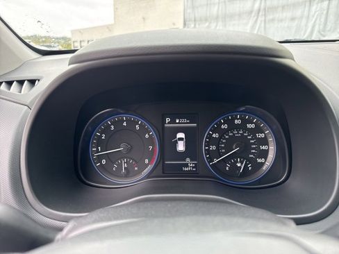 Used 2023 Hyundai Kona SE image 15