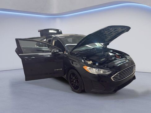 Used 2019 Ford Fusion SE image 8