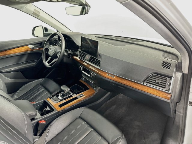 Used 2023 Audi Q5 2.0T Premium Plus w/ Premium Plus Package AWD/4WD image 30