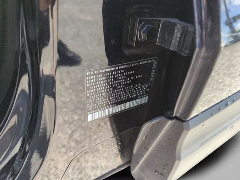 Certified 2022 Volkswagen Taos SE image 48