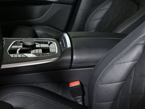 Certified 2024 BMW X7 xDrive40i w/ Premium Package image 23