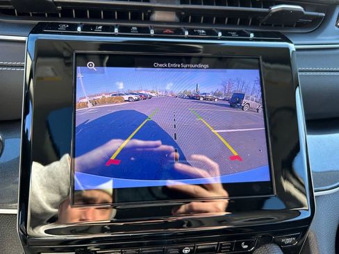 Certified 2023 Jeep Grand Cherokee Laredo w/ Luxury Tech Group I image 13