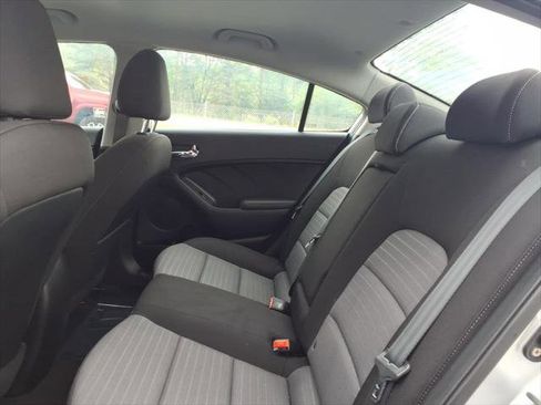 Used 2015 Kia Forte EX FWD image 9