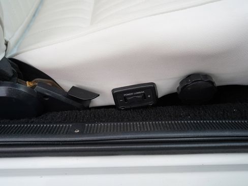 Used 1993 Ford Mustang LX image 61