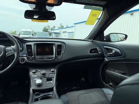 Used 2016 Chrysler 200 S w/ Navigation & Sound Group I FWD image 12