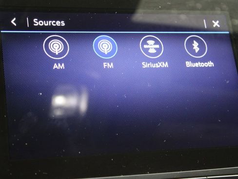 Used 2024 Chevrolet Malibu LT image 38