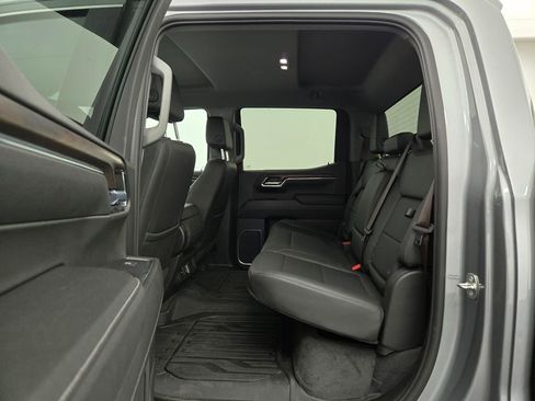 Used 2024 GMC Sierra 1500 SLT image 32