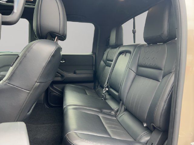 Used 2022 Nissan Frontier PRO-4X w/ Pro-4X Premium Package AWD/4WD image 18