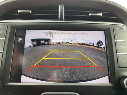 Used 2025 Kia Soul LX w/ LX Technology Package image 8