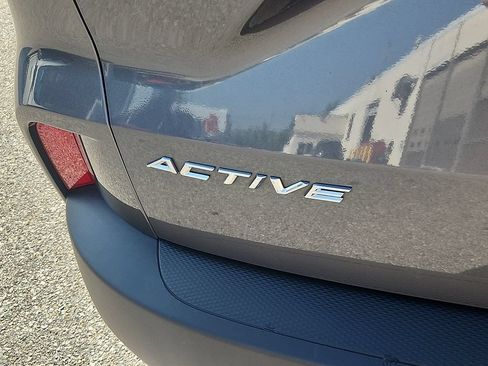 Used 2025 Ford Escape Active AWD/4WD image 30