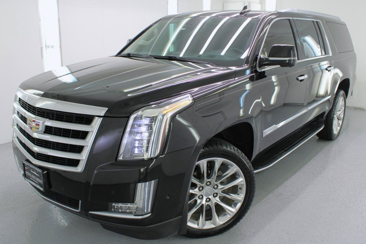 Used 2019 Cadillac Escalade ESV Luxury RWD image 2