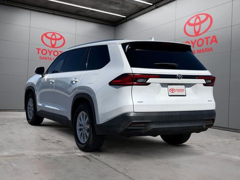 Used 2024 Toyota Grand Highlander XLE image 2