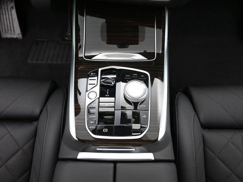 Used 2026 BMW X7 xDrive40i AWD/4WD image 12