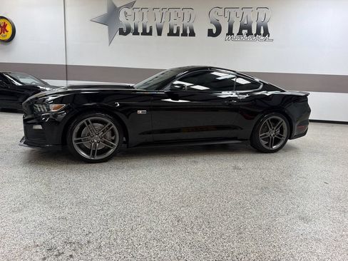Used 2015 Ford Mustang GT Premium RWD image 2