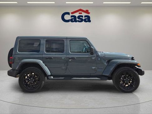 Used 2025 Jeep Wrangler Unlimited Sahara image 2