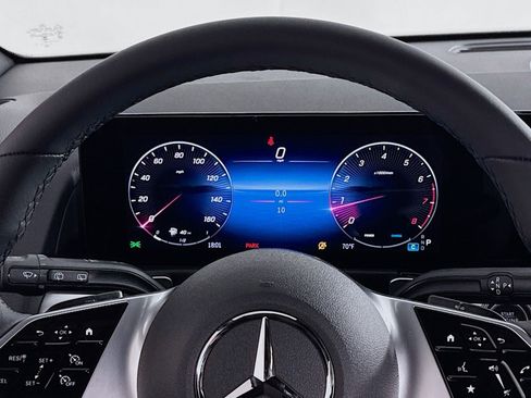 New 2026 Mercedes-Benz GLB 250 image 18