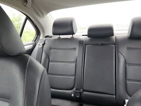 Used 2013 Volkswagen Jetta SE FWD image 24