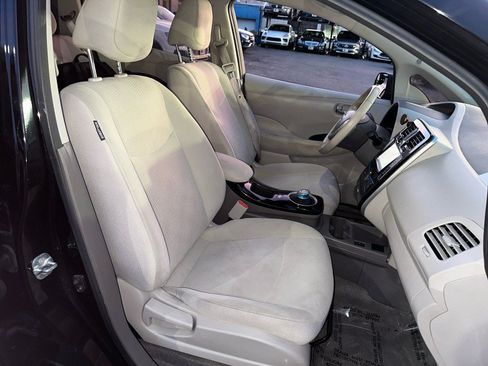 Used 2015 Nissan Leaf SV FWD image 30