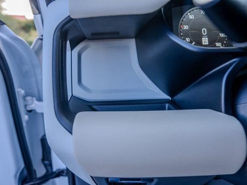 Used 2024 Land Rover Defender 130 S image 8