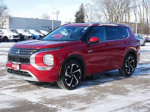 Used 2025 Mitsubishi Outlander SEL image 3