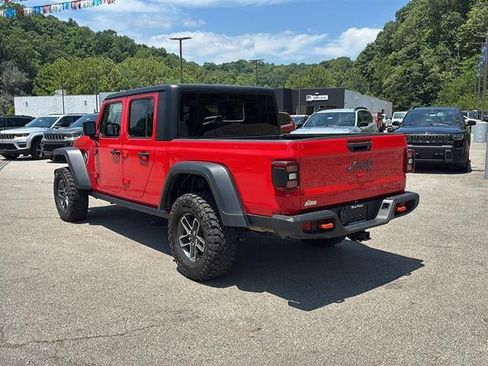 Used 2024 Jeep Gladiator Mojave AWD/4WD image 7
