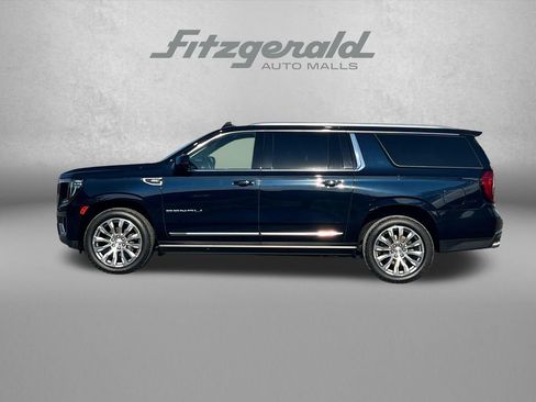 Used 2023 GMC Yukon XL Denali AWD/4WD image 4