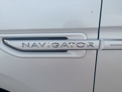 Used 2020 Lincoln Navigator Reserve w/ Equipment Group 208A Reserve AWD/4WD image 32