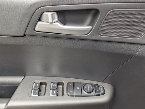 Used 2022 Kia Sportage LX w/ LX FWD Value Edition Package image 15