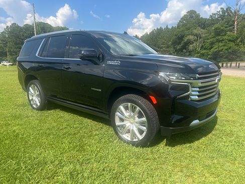 Used 2024 Chevrolet Tahoe High Country AWD/4WD image 6