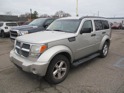 Used 2008 Dodge Nitro SLT image 3