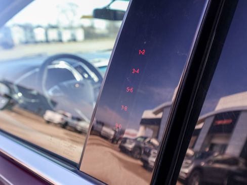 Used 2018 Ford Edge Titanium w/ Equipment Group 301A image 7