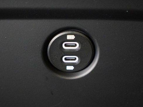 New 2026 Porsche Macan image 37