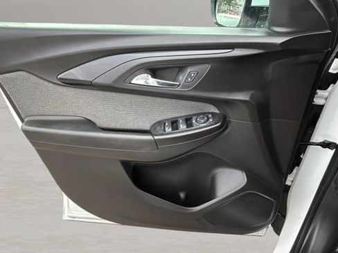 Used 2023 Chevrolet TrailBlazer LT w/ Convenience Package image 16