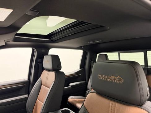 Certified 2024 Chevrolet Silverado 1500 High Country w/ High Country Premium Package AWD/4WD image 18