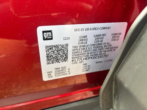 Used 2025 Chevrolet Trax LT FWD image 28