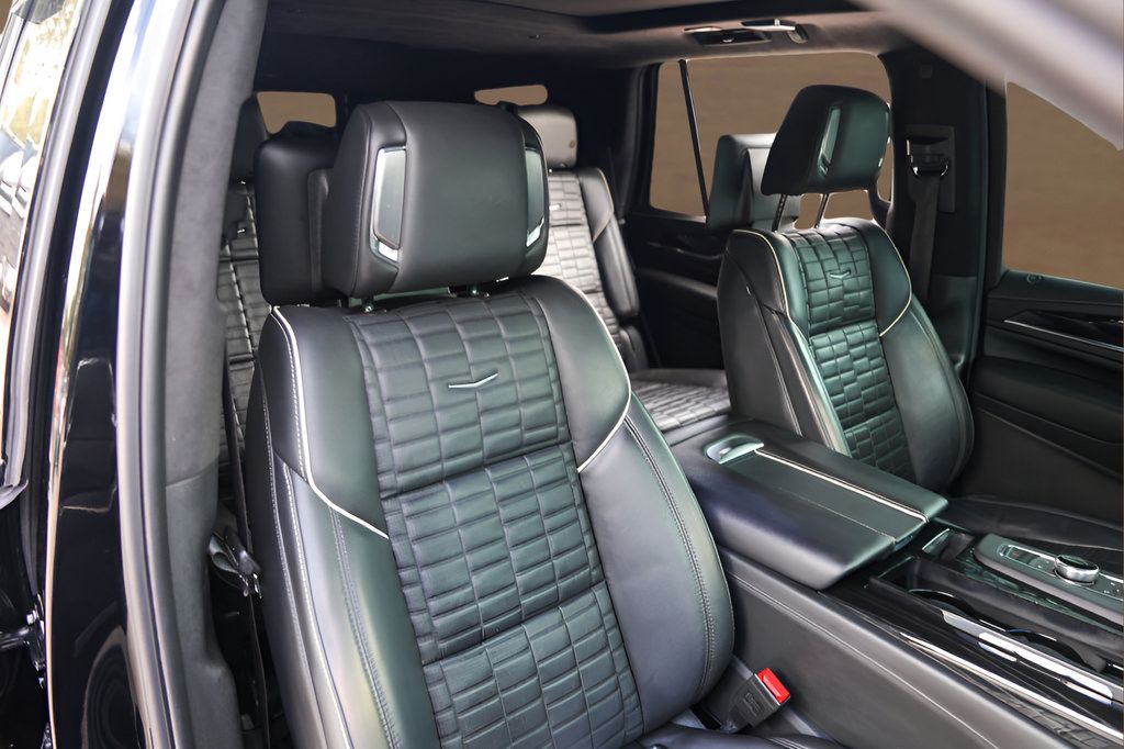 Used 2024 Cadillac Escalade V AWD/4WD image 32