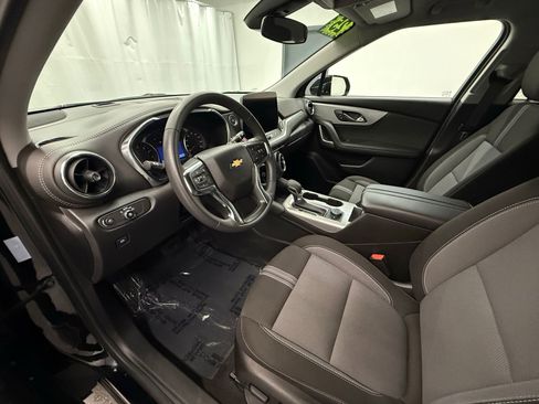 Used 2025 Chevrolet Blazer LT image 11