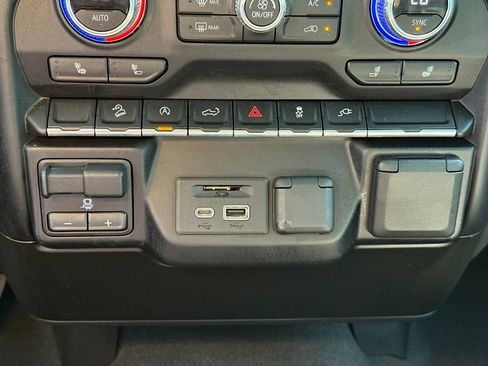 Used 2021 GMC Sierra 1500 SLT AWD/4WD image 21