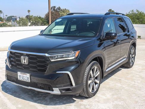 Certified 2023 Honda Pilot Elite image 3