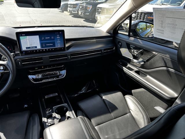 Certified 2023 Lincoln Corsair Reserve w/ Equipment Group 202A AWD/4WD image 17