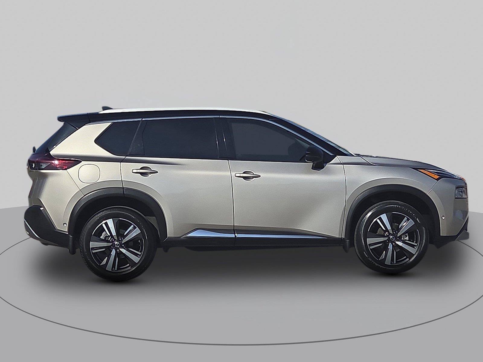 Used 2021 Nissan Rogue Platinum FWD image 2