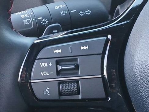 Used 2025 Honda Pilot Black Edition image 7