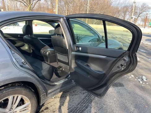 Used 2015 INFINITI Q40 AWD w/ Navigation Package image 9