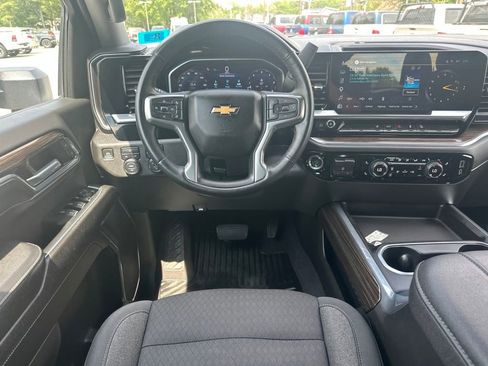Used 2024 Chevrolet Silverado 2500 LT w/ Convenience Package AWD/4WD image 17