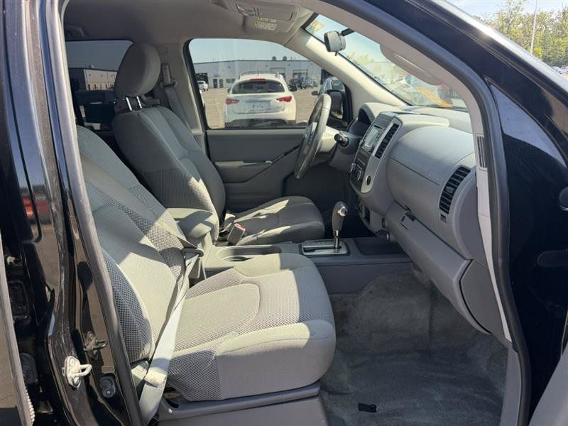 Used 2018 Nissan Frontier SV AWD/4WD image 11