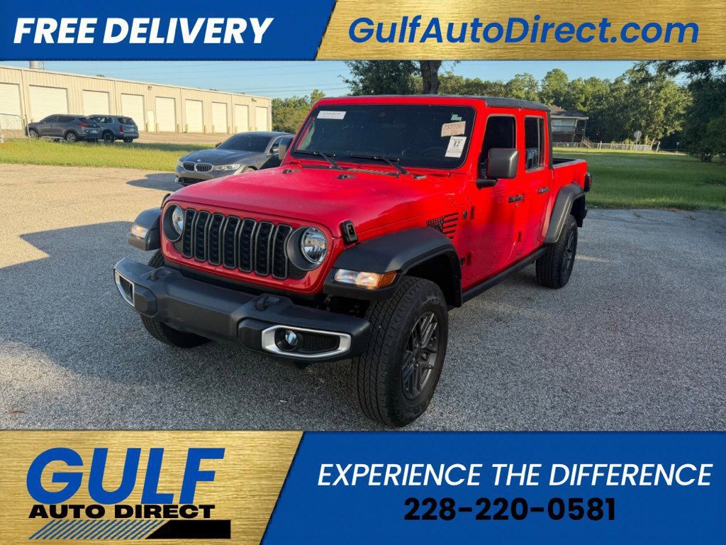 Used 2025 Jeep Gladiator Sport AWD/4WD image 3
