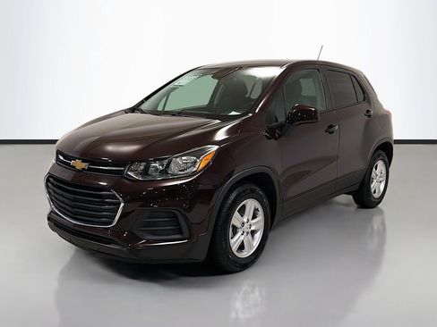 Used 2020 Chevrolet Trax LS w/ Tint and Cruise Package FWD image 2