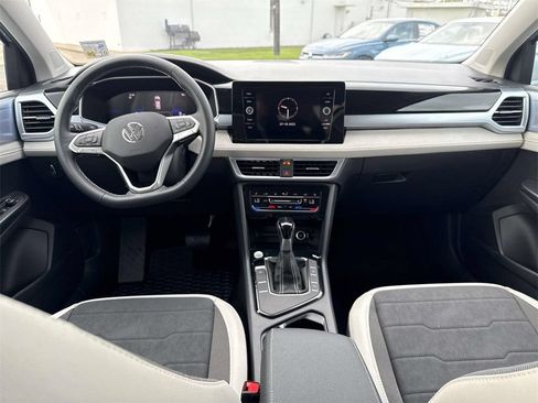 Used 2025 Volkswagen Taos SE FWD image 18