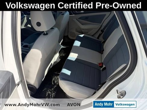 Used 2025 Volkswagen Jetta SE w/ Sunroof Package FWD image 16