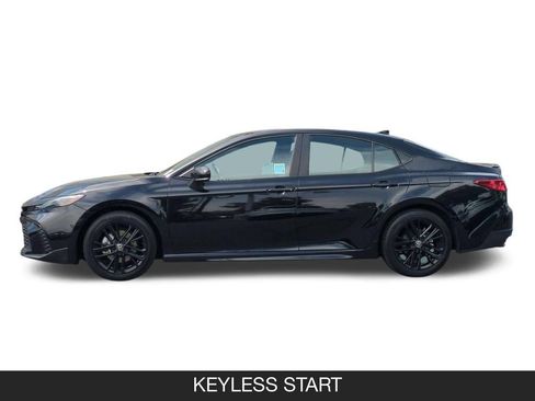 Used 2025 Toyota Camry SE w/ Convenience Package FWD image 5